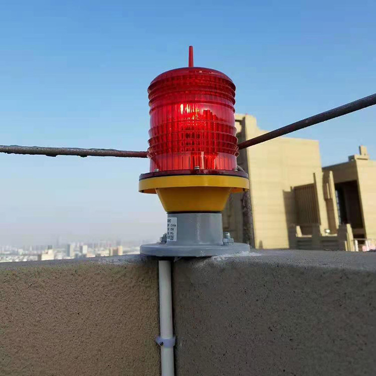 百貿大樓安裝航空障礙燈